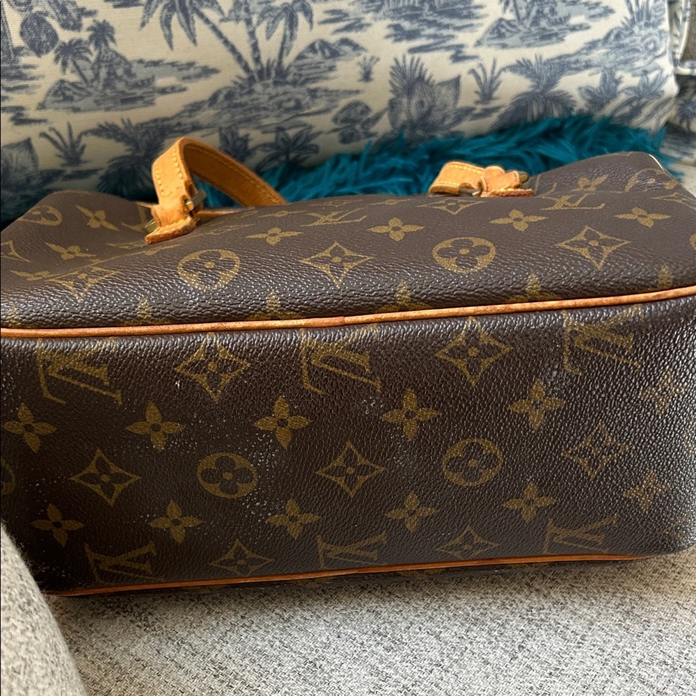 Louis Vuitton Monogram Bag in Brown and Tan - Picture 6 of 17